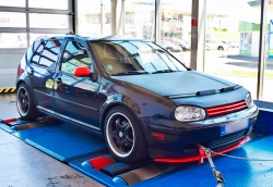 VW Golf - 2.0 TDI 81kW (110k) a 235Nm