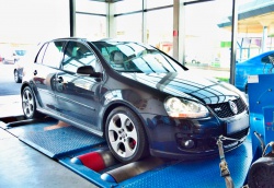 VW Golf - 2.0 TSI 147kW (200k) a 280Nm