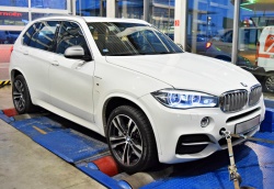 BMW X5M 50d (F15) - 381k (280kW) a 740Nm 