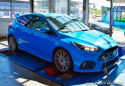 Ford Focus RS - 2.3T EcoBoost - 257kW (350k) a 470Nm