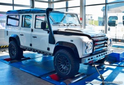 Land Rover Defender - 2.5 TD - 90kW (122k) a 300Nm